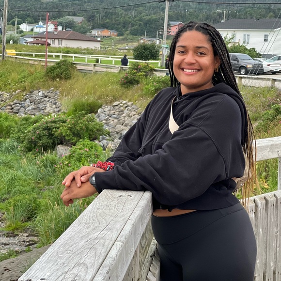 Meet your Posher, Maura - Picture 1 of 1